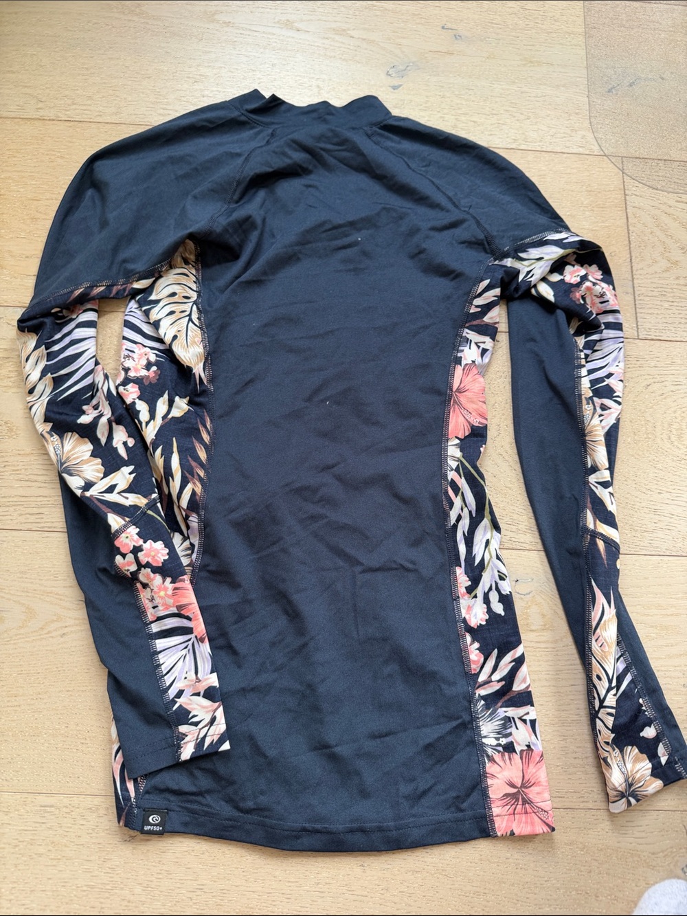 Rip Curl Zip Up Rash Guard - Picture 3 of 3